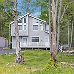 Dresser Lake Point Chalet - Hot Tub